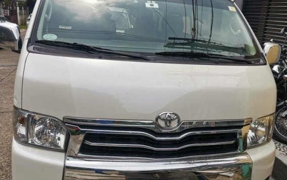 Selling Pearl White Toyota Hiace Super Grandia 2019 in Las Piñas-4