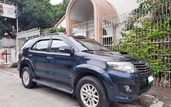 Grey Toyota Fortuner 2013 for sale in Manila-3