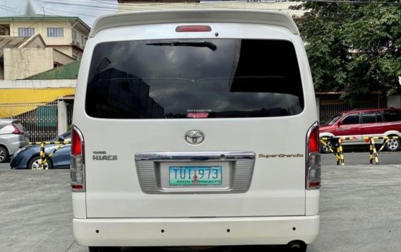 Selling Pearl White Toyota Hiace Super Grandia 2011 in Quezon City-3