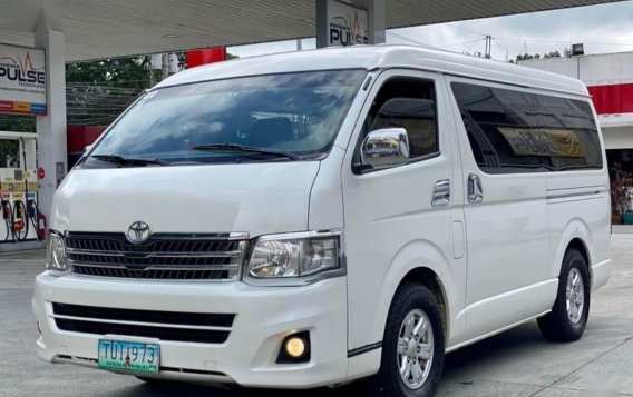 Selling Pearl White Toyota Hiace Super Grandia 2011 in Quezon City