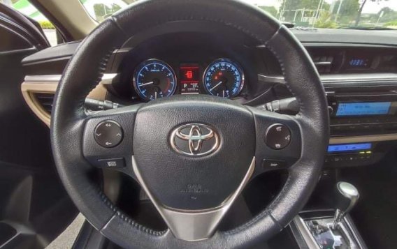 Selling Blue Toyota Corolla Altis 2015 in Makati-5