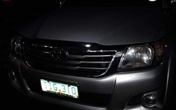 Selling Silver Toyota Hilux 2011 in Quezon City-2