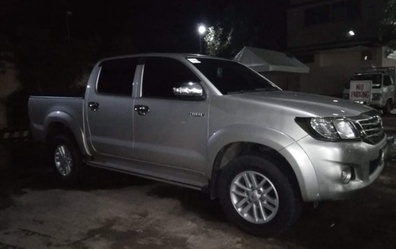 Selling Silver Toyota Hilux 2011 in Quezon City-1