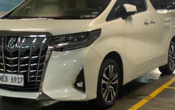 Selling White Toyota Alphard 2020 in Quezon City-4