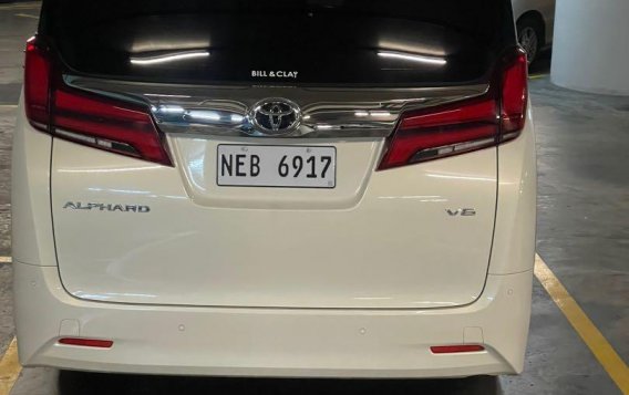 Selling White Toyota Alphard 2020 in Quezon City-5