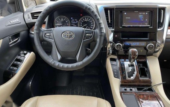 Pearl White Toyota Alphard 2019 for sale in Automatic-2