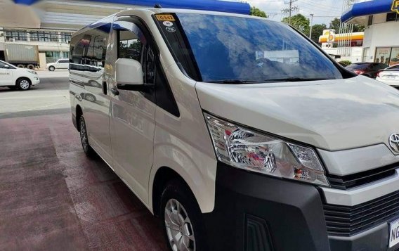 Selling White Toyota Hiace Commuter 2020 in Manila-2