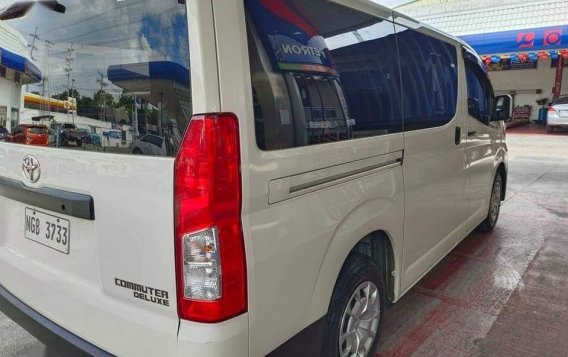 Selling White Toyota Hiace Commuter 2020 in Manila-4