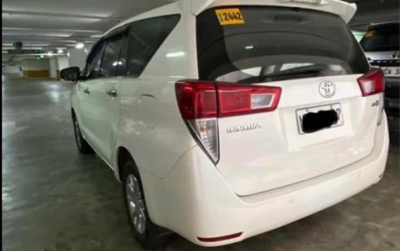 Selling White Toyota Innova 2017 in Quezon-2