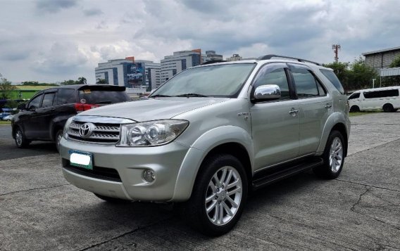 Selling Silver Toyota Fortuner 2009 in Pasig