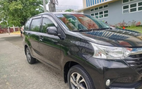 Selling Black Toyota Avanza 2016 in Quezon City-3