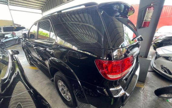 Selling Black Toyota Fortuner 2006 in Pasig-7