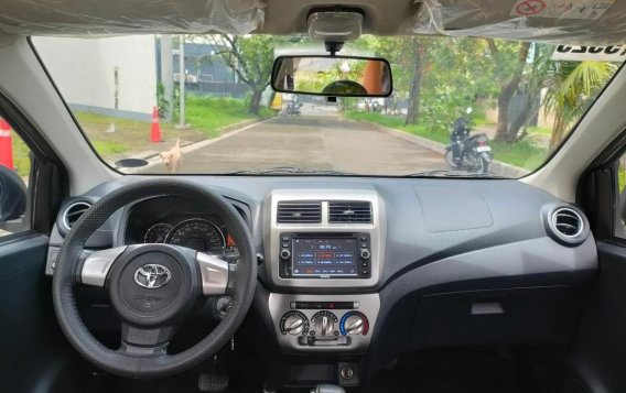 Selling White Toyota Wigo 2017 in Quezon-7