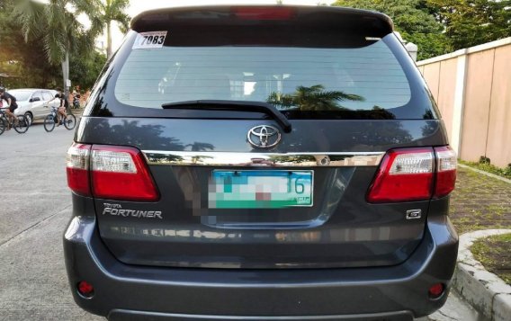 Grey Toyota Fortuner 2010 for sale in Quezon-1