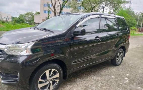 Selling Black Toyota Avanza 2016 in Quezon City-2