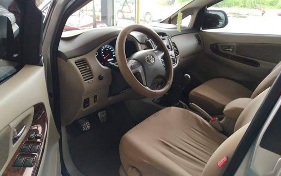 Brightsilver Toyota Innova 2015 for sale in Quezon-3