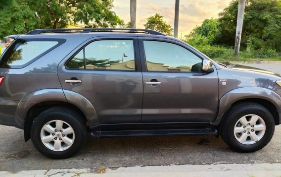 Grey Toyota Fortuner 2010 for sale in Quezon-3