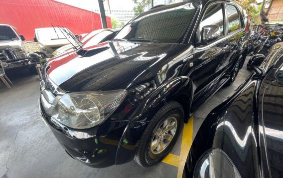 Selling Black Toyota Fortuner 2006 in Pasig-1