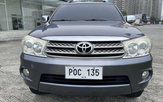 Sell Grey 2011 Toyota Fortuner in Pasig-1