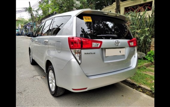 Selling Pearl White Toyota Innova 2019 in Parañaque-5