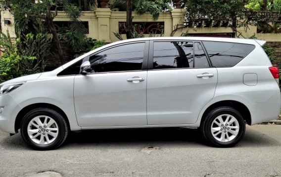 Selling Pearl White Toyota Innova 2019 in Parañaque-3