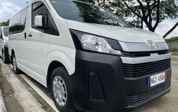 Selling White Toyota Hiace 2020 in Quezon-1