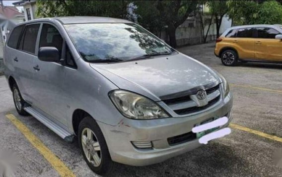 Selling Brightsilver Toyota Innova 2008 in Pateros