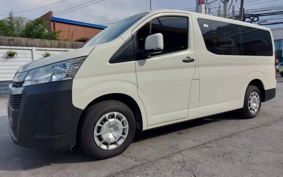 Selling White Toyota Hiace 2020 in Manila-2