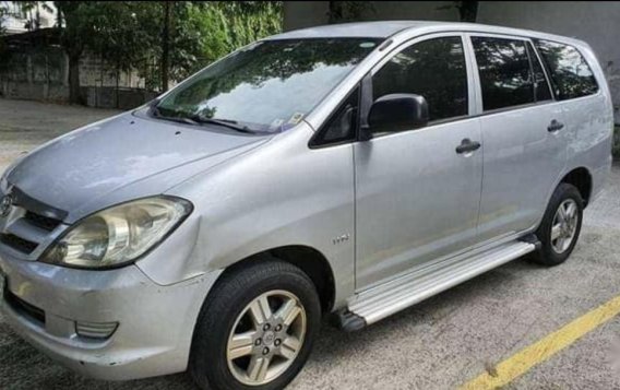 Selling Brightsilver Toyota Innova 2008 in Pateros-1