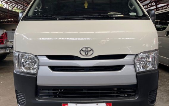 Selling White Toyota Hiace 2020 in Quezon