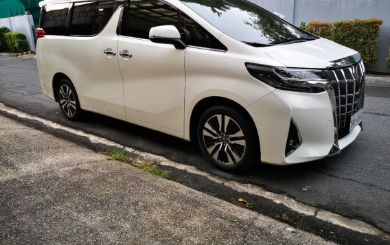 Pearl White Toyota Alphard 2019 for sale in Mandaluyong