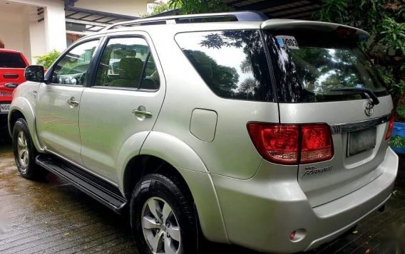 Silver Toyota Fortuner 2009 for sale in Antipolo-2