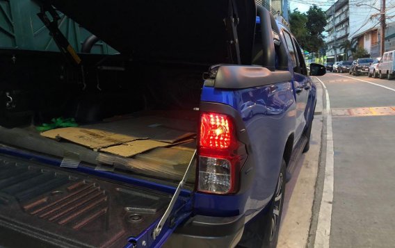 Blue Toyota Hilux 2019 for sale in Pasay-3