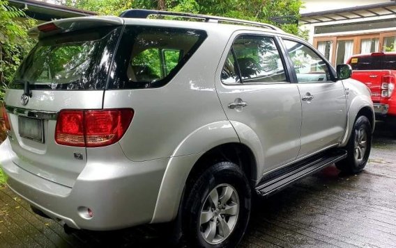 Silver Toyota Fortuner 2009 for sale in Antipolo-1