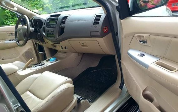 Silver Toyota Fortuner 2009 for sale in Antipolo-7