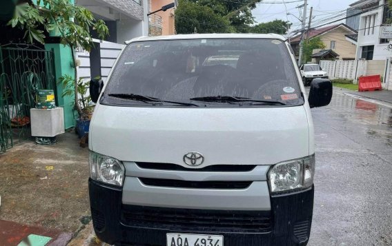 Sell Pearl White 2015 Toyota Hiace in Marikina