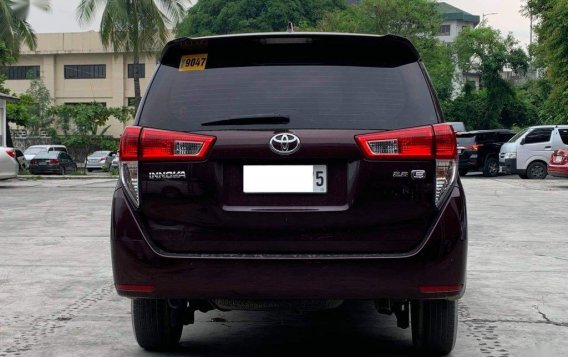 Red Toyota Innova 2016 for sale in Makati-4