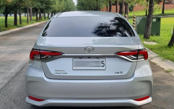 Brightsilver Toyota Corolla Altis 2019 for sale in Las Piñas-4