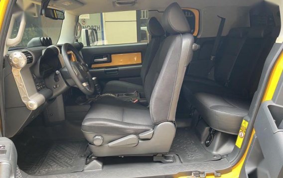 Yellow Toyota Fj Cruiser 2016 for sale in Automatic-4