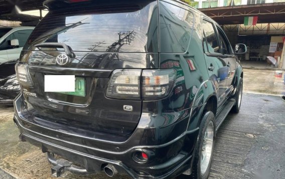 Black Toyota Fortuner 2009 for sale in Makati-6