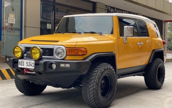 Yellow Toyota Fj Cruiser 2016 for sale in Automatic-1