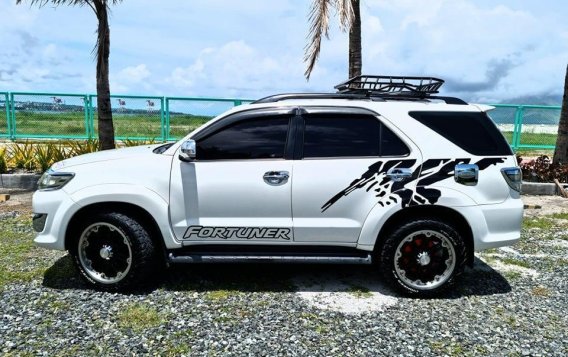 Selling White Toyota Fortuner 2012 in Subic-1