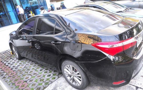 Sell Black 2016 Toyota Corolla Altis in Malabon-1