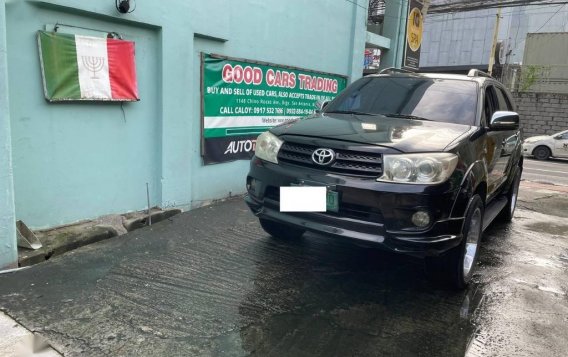 Black Toyota Fortuner 2009 for sale in Makati