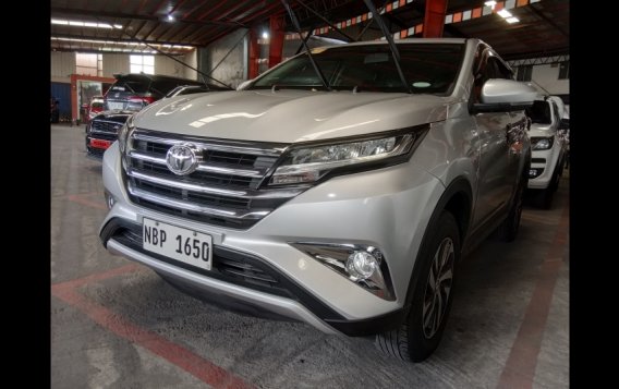 Silver Toyota Rush 2018 MPV at 18000 for sale-4