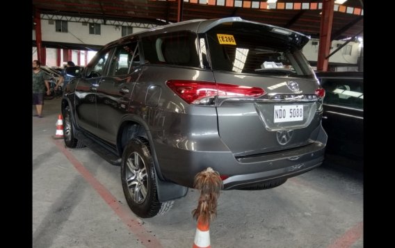 Grey Toyota Fortuner 2019 SUV for sale in Quezon City-5