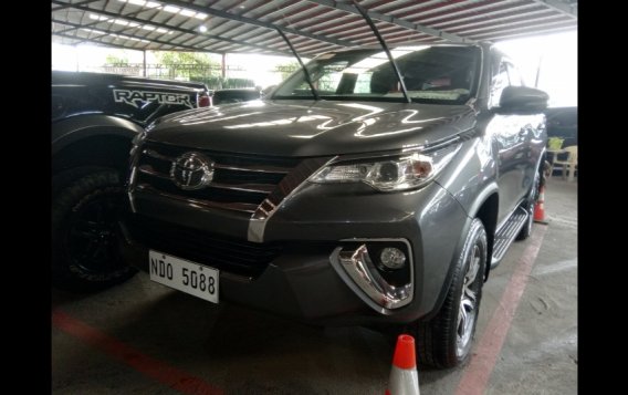 Grey Toyota Fortuner 2019 SUV for sale in Quezon City-2