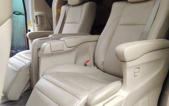 Pearl White Toyota Alphard 2012 for sale in Quezon-8
