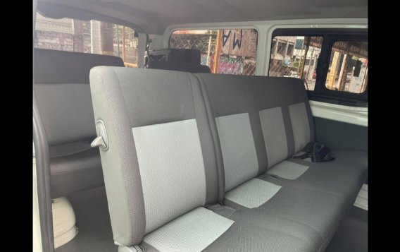 Selling White Toyota Hiace 2020 Van at 14000-1