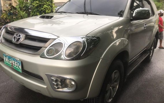 Brightsilver Toyota Fortuner 2007 for sale in Quezon